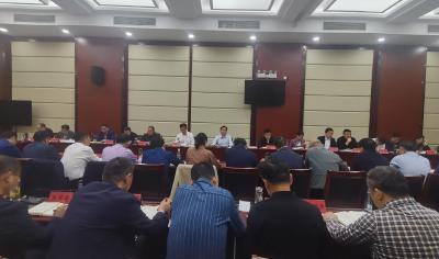 咸安召开实施乡村振兴战略领导小组会议 顾兴旺、李军平出席会议