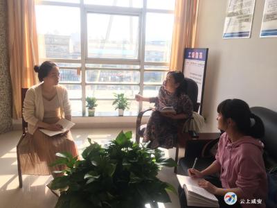 “多管齐下”加快发展现代服务业