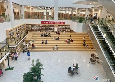 （长江云）学习亲子两不误！咸安区图书馆成市民周末热门打卡地