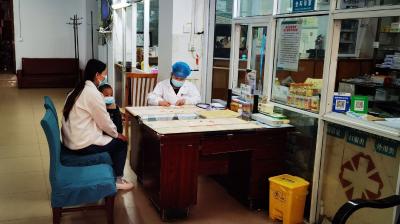（待审）满足群众需要 管控区里搭起了“临时医疗点”