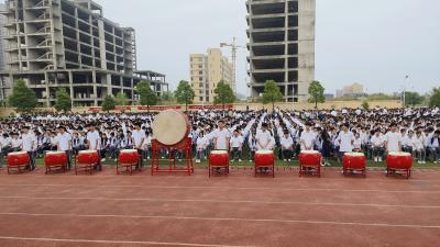 咸宁东方外国语学校举行开学典礼仪式