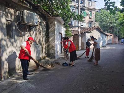 区委政法委开展“共同缔造幸福家园 助力文明城市创建”志愿服务活动