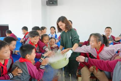 咸宁市第七小学：让科技融入理想 用希望点亮人生