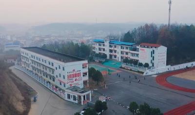 教师的一天｜咸宁市第六中学王细华：扎根乡村育桃李 大爱无疆绎真情
