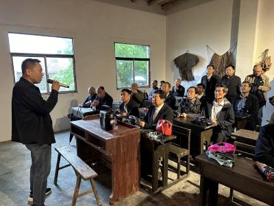  咸安开展“四好农村路”采风活动