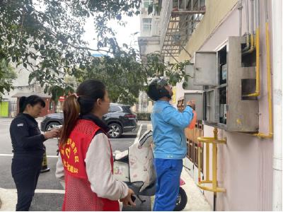 学府社区：社区及时排险 筑牢安全防线