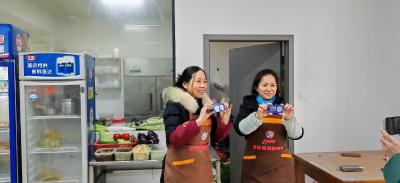 咸安：倡导文明用餐 掀起新食尚