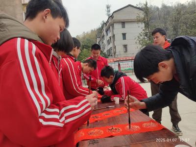 咸安：子龙文武学校墨韵飘香30年