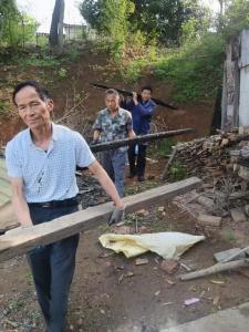 浮山街道：干群携手清死角 环境升级展新颜