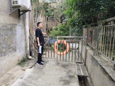 向阳湖镇：“三抓三促”下好防溺水“先手棋”