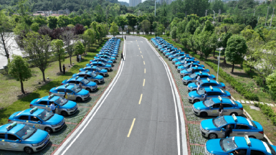咸安：爱心黄丝带再飘扬 源通出租车15年护航高考路