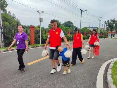 筑梦爱心协会：百份饺子香暖安养院