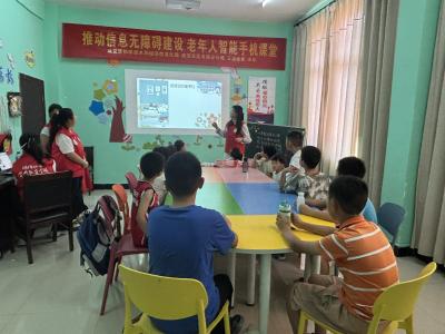 永安街道三元社区：大学生牵手童声，推普课堂燃亮暑期