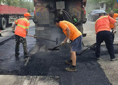 直面38℃+150℃！咸安公路人“热战”正酣