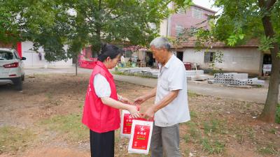 官埠桥镇：爱心大米暖人心 政企携手慰乡亲（官埠已审）