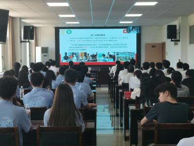 咸安区举行暑期学堂“爱心托管班”暨大学生社会实践出征仪式