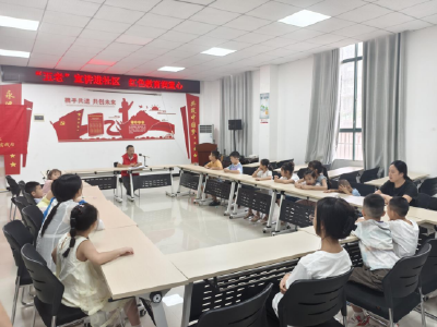双龙社区：听老兵忆革命岁月，绘手抄报传爱国情 