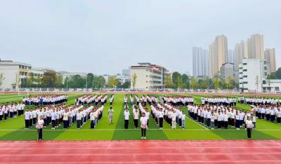 咸安区实验学校：步履铿锵 青春飞扬