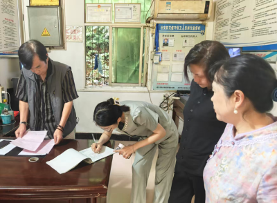 区供销社多措并举 筑牢“双节”安全屏障
