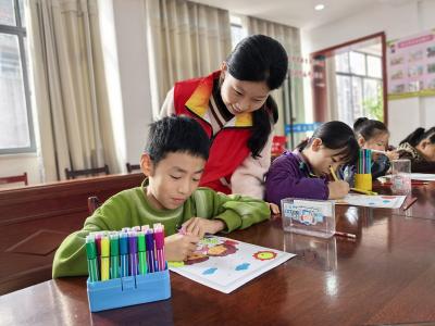 永安街道南山社区：绘重阳画卷 传敬老美德