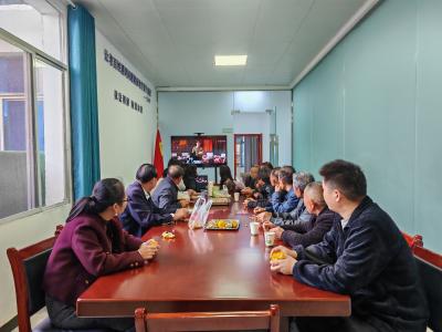 宝塔社区重阳“红色观影” 共筑尊老敬老与红色传承新风尚