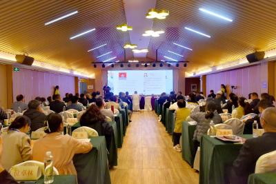 咸安桂花仙子艺术团赴“桂香之约”展产业风采