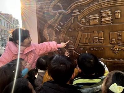 咸宁市第二小学创意课程让历史“活”起来