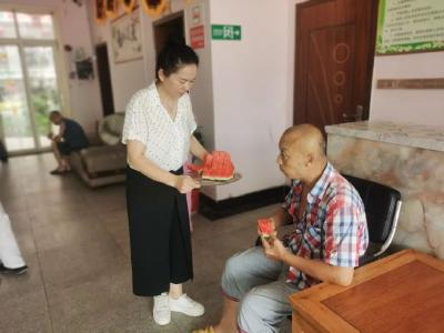 人大代表风采③邹明：以院为家 用爱守护