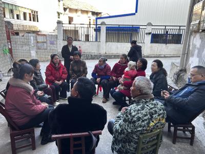 居民自治聚合力 清洁家园焕新颜