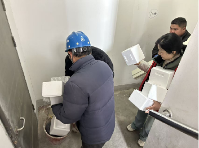 温泉街道南昌路社区：凝心聚力清隐患 楼道焕新迎新春  