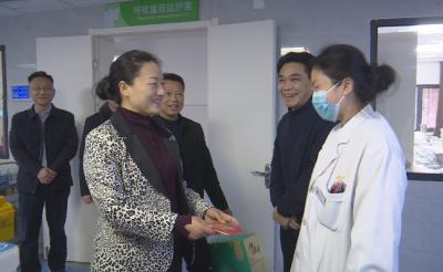 区卫健局走访慰问一线医务人员