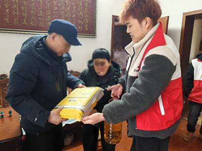 新春送暖 与爱同行——咸宁阳光助困协会开展走访活动