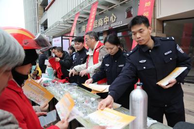 咸安：情暖“半边天”，VR禁毒反诈“沉浸式”守护新就业女性平安（梁凡、毛旭）