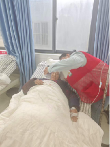 向阳湖镇：政务服务“靠前一步” 年审窗口“搬”进卫生院