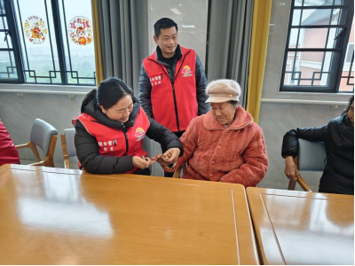 宝塔村志愿者走进咸安区社会福利院开展学雷锋日活动