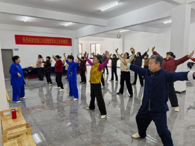 温泉街道岔路口社区：老年大学教学点正式启用 “银龄课堂”乐享晚年