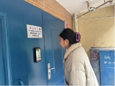 温泉街道岔路口社区：三方聚力护安居 楼栋安全添屏障  