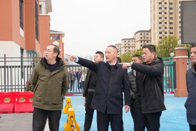 咸安区调研督导校园安全防范和未成年人保护工作（区委政法委龙腾已审核，孙哥也看了）