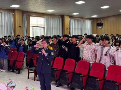 多部门联合禁毒宣传走进青禾技校