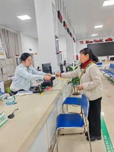 向阳湖镇：电话名片优服务 返璞归真暖民心  