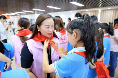 包饺子、圆心愿！咸安“爱心妈妈”陪孩子们欢乐过“六一”