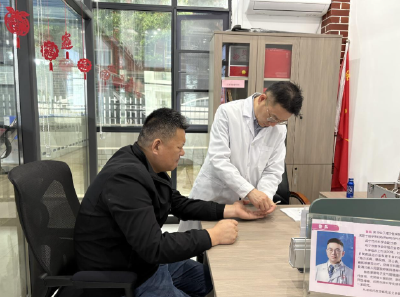 咸安：“医馨卫民”三把“钥匙” 解锁万年路社区健康幸福密码