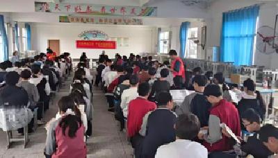 法治护航青春 典润校园初心——大幕乡开展民法典进校园宣传活动