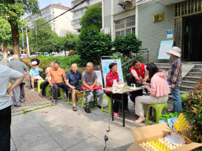 温泉街道学府社区：义诊进小区 服务暖人心