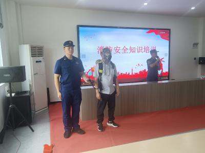 咸安经济开发区开展实战化消防安全应急演练
