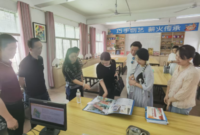 市区教育局督导香城学校美育建设工作