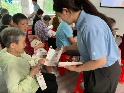 温泉街道花坛社区：反诈护银发 暖心守晚年