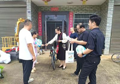 向阳湖镇：个性化宣讲筑牢暑期防溺水暖心防线
