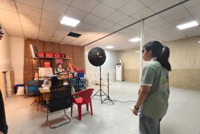 “甜蜜杨畈”果香引客 武汉职大师生深入横沟桥镇探寻乡村小微业态发展路径