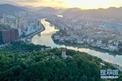 福建三明：画好山水画 走好振兴路